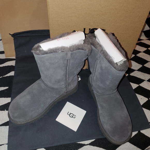 Ugg boots - Picture 3 of 10